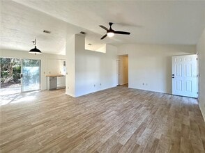 26613 NW 3rd Ave in Newberry, FL - Building Photo - Building Photo