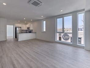 Avenue V in Philadelphia, PA - Foto de edificio - Building Photo