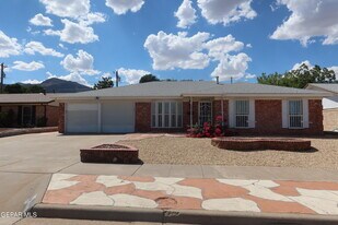 10345 Biscaine St in El Paso, TX - Building Photo