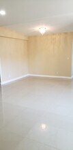 19509 Saticoy St in Los Angeles, CA - Building Photo - Building Photo