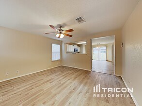 8115 Thicket Pass in San Antonio, TX - Building Photo - Building Photo