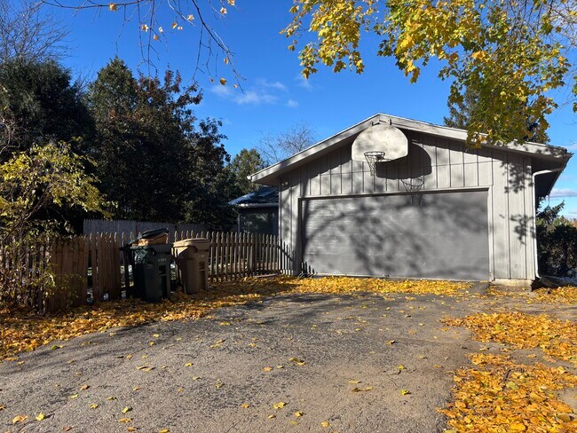 6506 Putnam Rd in Madison, WI - Building Photo - Building Photo