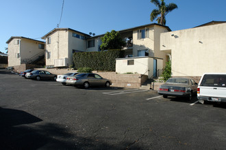 Malabar Apartments in Santa Barbara, CA - Building Photo - Building Photo