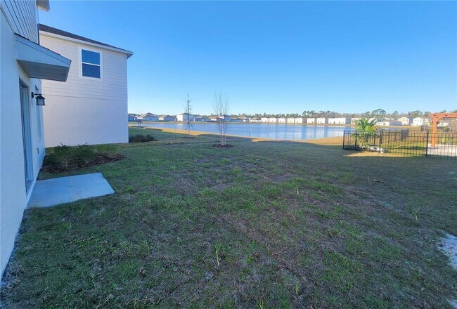2215 Green Valley St in Daytona Beach, FL - Building Photo - Building Photo