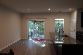 417 Cross Country Way in Durham, NC - Building Photo - Building Photo