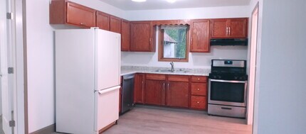 7839 Spectrum Ave in Wasilla, AK - Building Photo - Building Photo