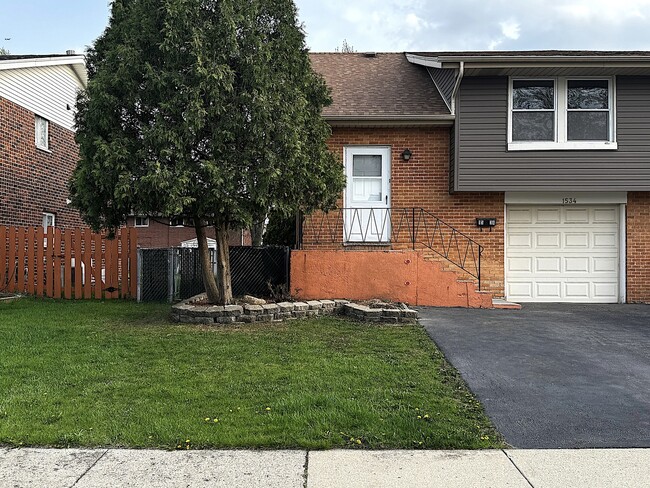 property at 1534 Revere Cir