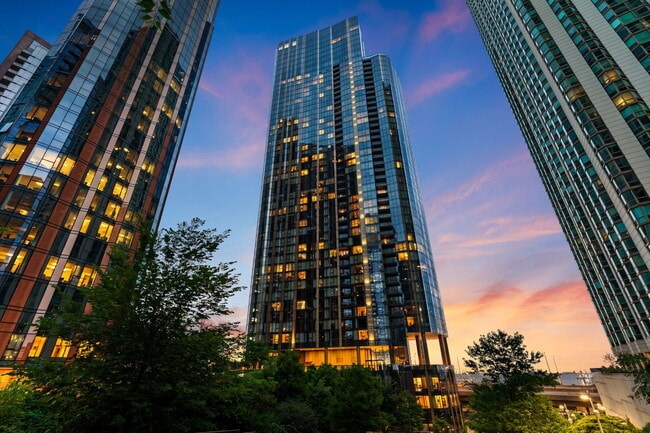 211 N Harbor Dr