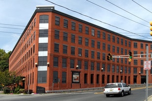 The Cliffs in Jersey City, NJ - Building Photo