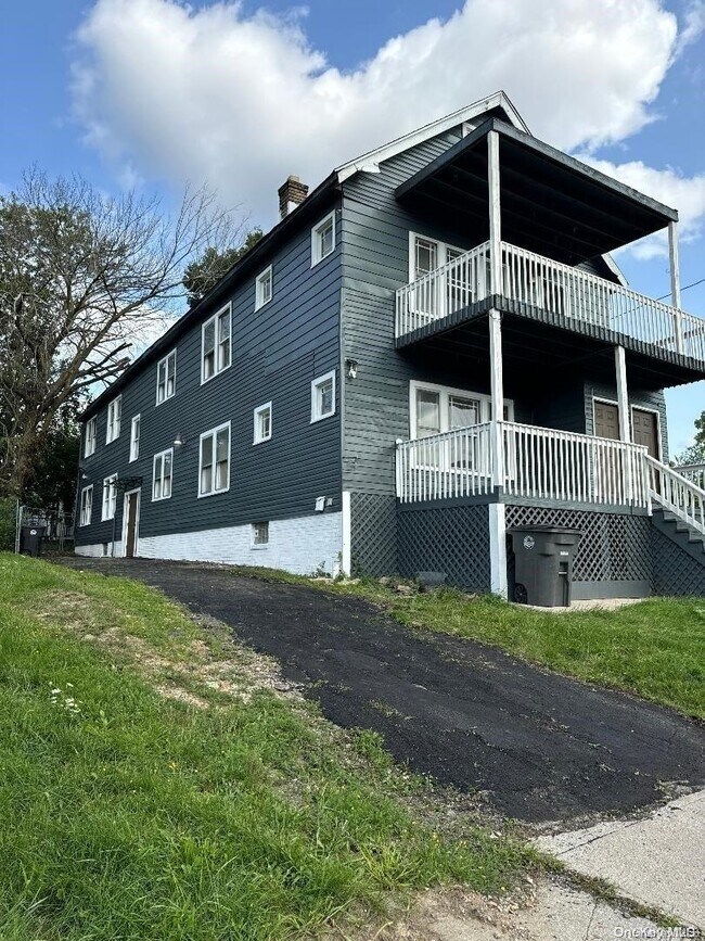 3611 E 117th St-Unit -2R in Cleveland, OH - Building Photo - Building Photo