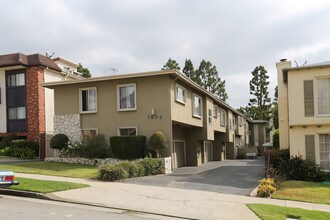 1676 Manning Ave in Los Angeles, CA - Building Photo - Primary Photo