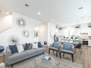 2720 Grand Fountains Dr in Houston, TX - Building Photo - Building Photo