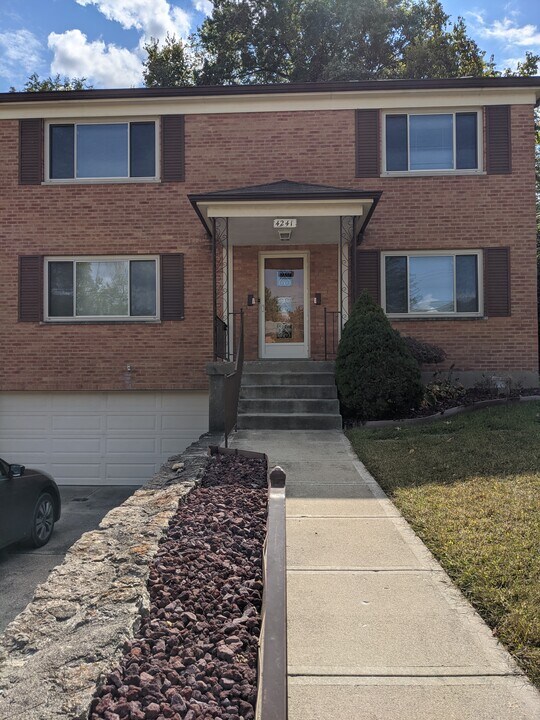 4241 Century Ln in Cincinnati, OH - Building Photo