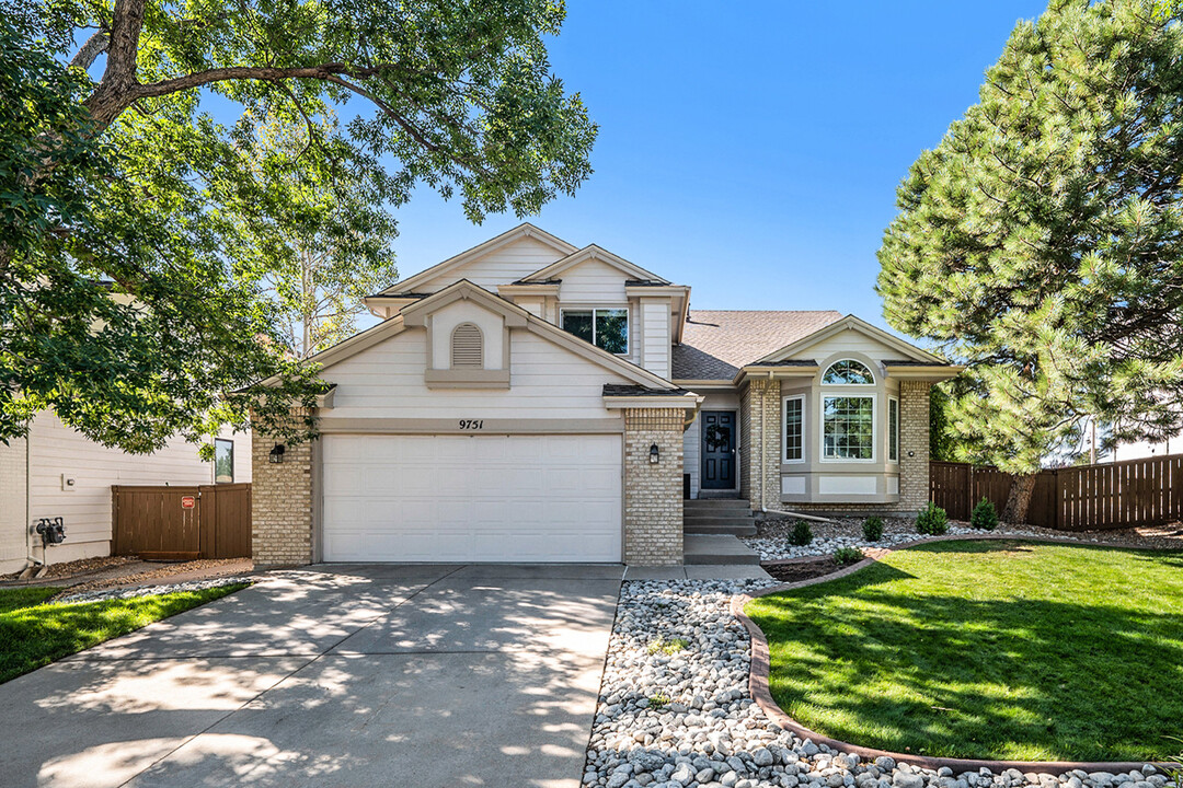 9751 Sterling Dr in Highlands Ranch, CO - Foto de edificio