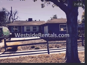 17048 Wyandotte St in Van Nuys, CA - Foto de edificio - Building Photo