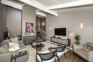 176 Sand Hill Cir in Menlo Park, CA - Building Photo