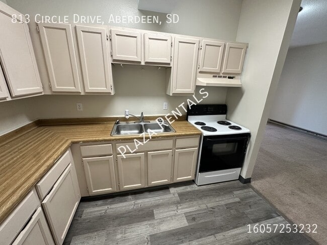 10 9th Ave NE in Aberdeen, SD - Building Photo - Building Photo