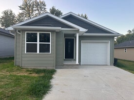 1014 Glezen St in Petersburg, IN - Building Photo