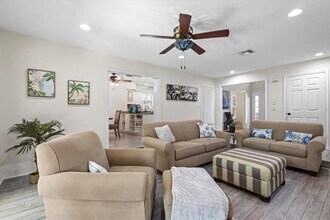 2250 SE Country Club Ln in Stuart, FL - Building Photo - Building Photo