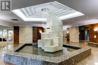 7805-7805 Bayview Ave in Markham, ON - Building Photo - Building Photo