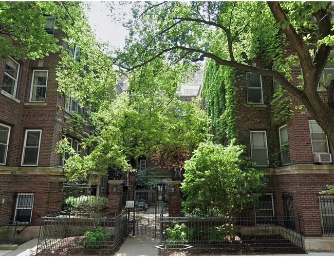 property at 3646 N Pine Grove Ave