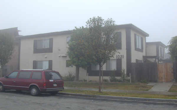 1021 Mission Dr in Costa Mesa, CA - Foto de edificio - Building Photo