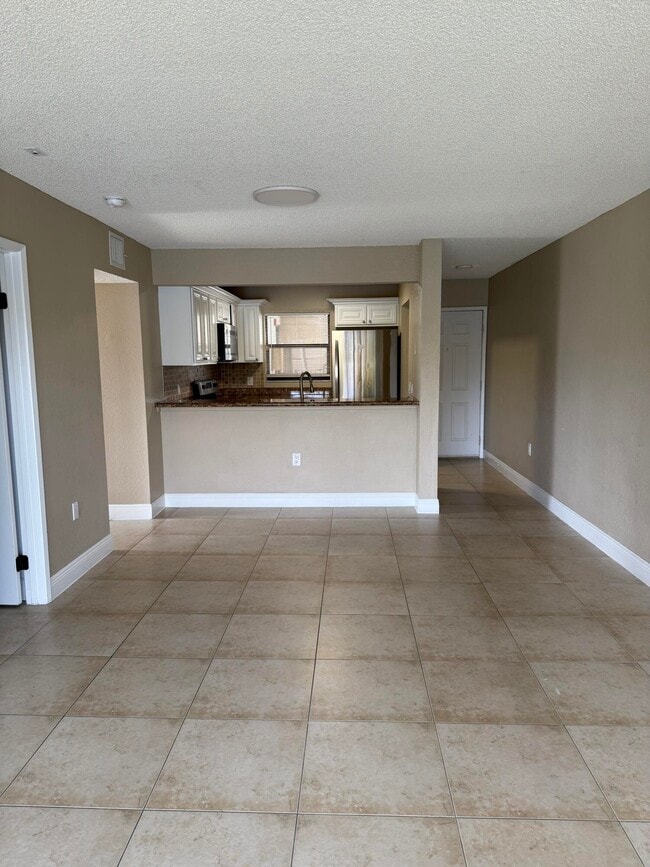 1540 Lake Crystal Dr in Royal Palm Beach, FL - Building Photo - Building Photo