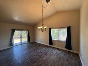 34659 Castle Dr in Chiloquin, OR - Building Photo - Building Photo