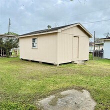 602 N Hackberry St in Sweeny, TX - Building Photo - Building Photo