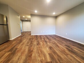 2322 College St, Unit 7 in Cedar Falls, IA - Building Photo - Building Photo