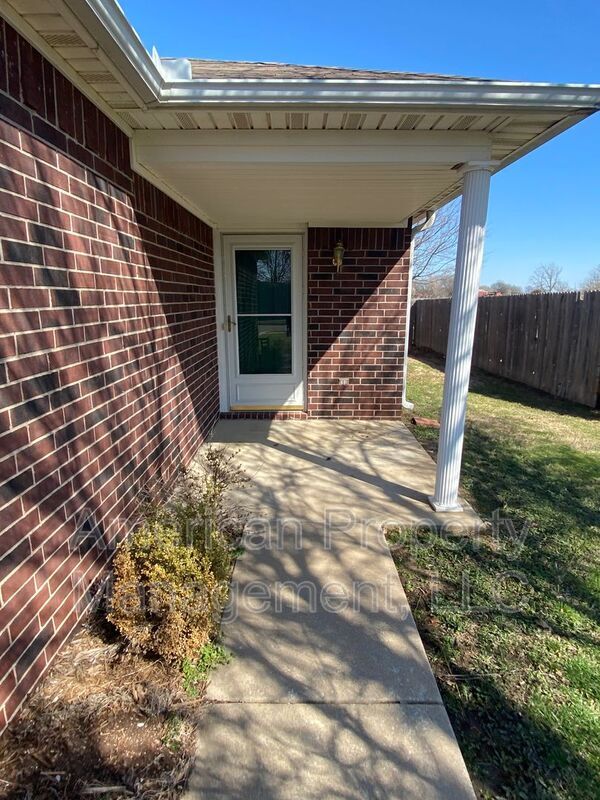 4718 NE Wisconsin St in Bartlesville, OK - Building Photo - Building Photo