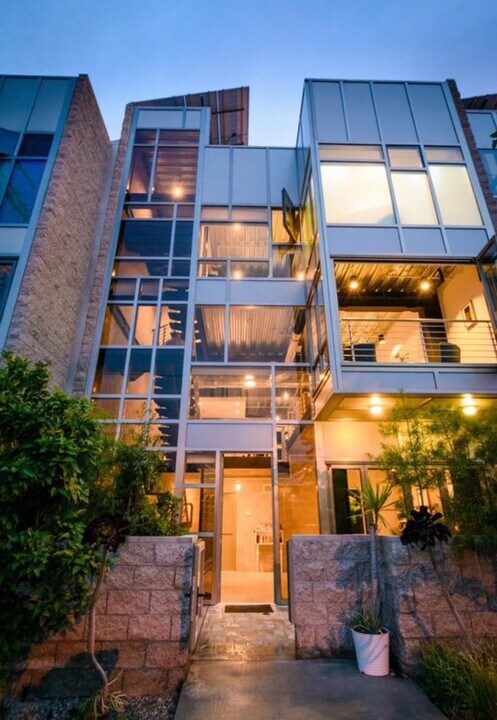 3264 Kazaz Ln in Los Angeles, CA - Foto de edificio