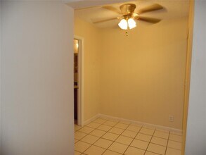 7341 NW 37th St, Unit 2 in Hollywood, FL - Building Photo - Building Photo