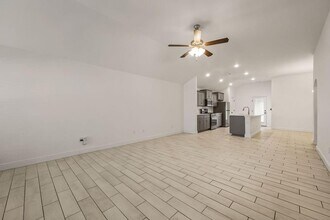 6100 NW Hoover St in Bentonville, AR - Building Photo - Building Photo