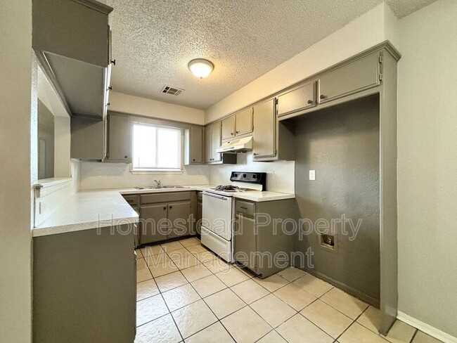 930 SW 62nd St in Oklahoma City, OK - Building Photo - Building Photo