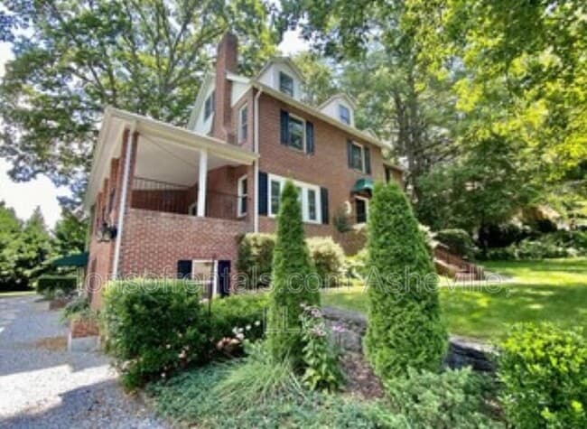 1316 Hyman Ave in Hendersonville, NC - Building Photo - Building Photo