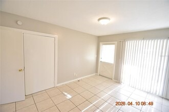 10922 Hyacinth Ave in Tampa, FL - Building Photo - Building Photo