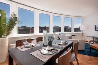 97-45 Queens Blvd in Rego Park, NY - Building Photo - Building Photo