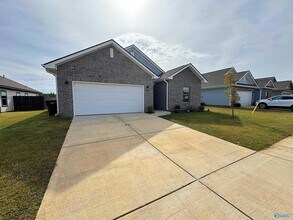 25345 Evanford Dr in Athens, AL - Building Photo - Building Photo