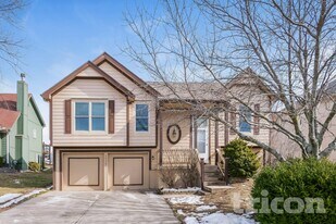 15367 S Darnell St in Olathe, KS - Building Photo