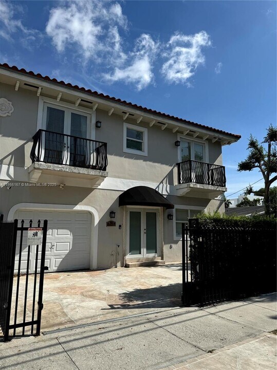 3375 Percival Ave in Miami, FL - Building Photo