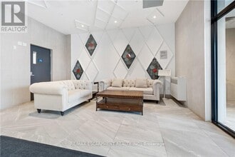 1 Wellington St in Brantford, ON - Building Photo - Building Photo