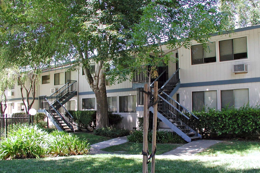 Peachwood Apartments in Fairfield, CA - Building Photo