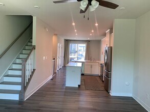948 Broad River Ln in Charlotte, NC - Building Photo - Building Photo