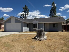 44466 Meadow Grove St in Hemet, CA - Building Photo