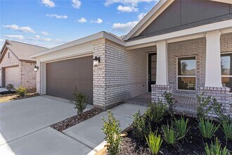 27531 Village Cir Dr in Katy, TX - Building Photo - Building Photo