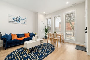 3723 S Giles Ave in Chicago, IL - Building Photo