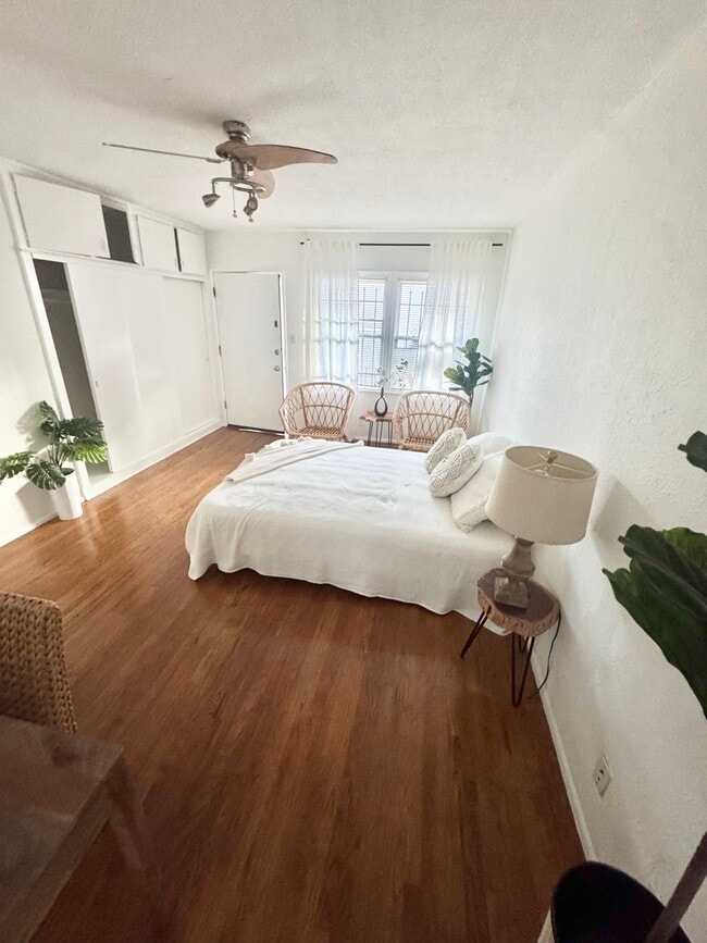 1751 Winona Blvd, Unit 6 in Los Angeles, CA - Foto de edificio - Building Photo