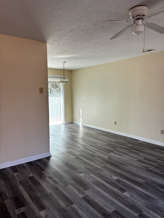 741 NC-24 in Kenansville, NC - Building Photo - Building Photo