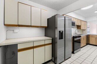 8711 Blind Pass Rd in St. Petersburg, FL - Building Photo - Building Photo
